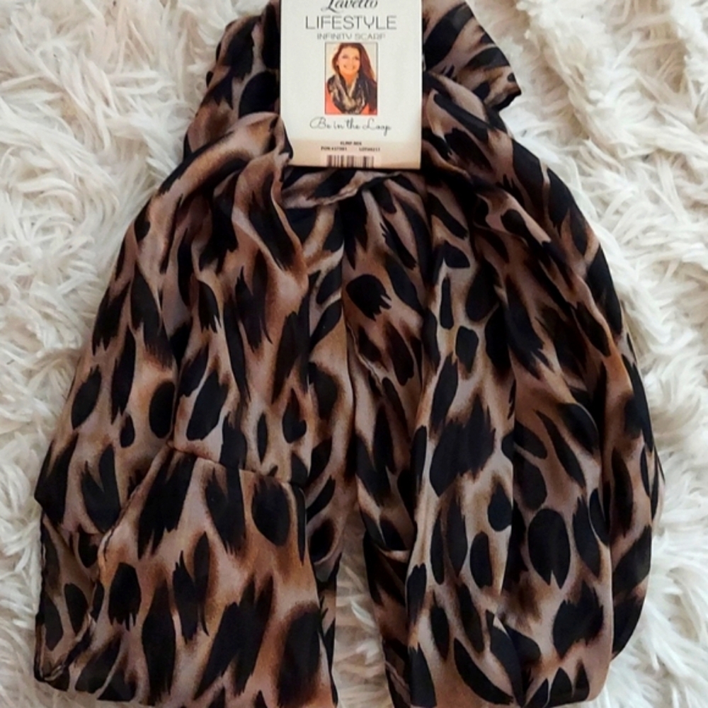 Lavello Lifestyle Infinity Scarf Leopard Print Nwts